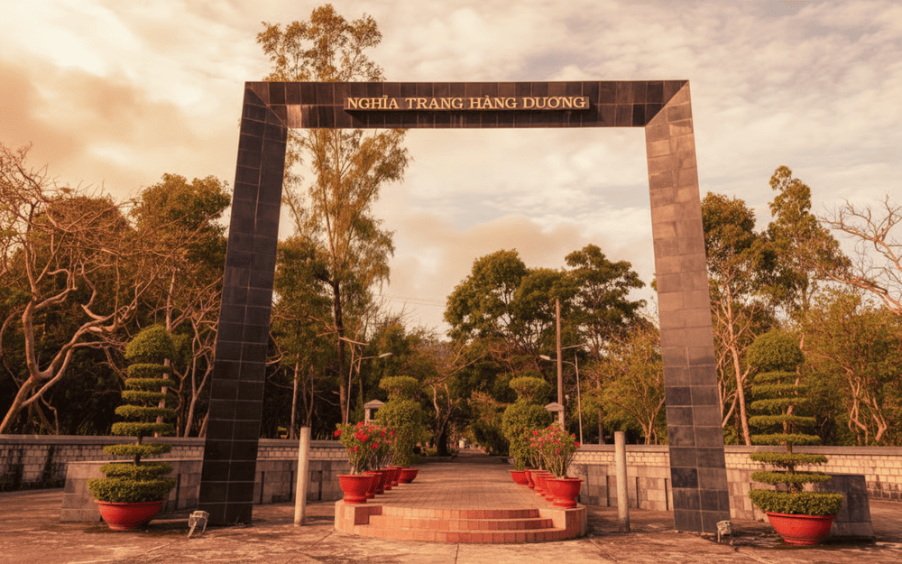 Nghĩa trang H&agrave;ng Dương